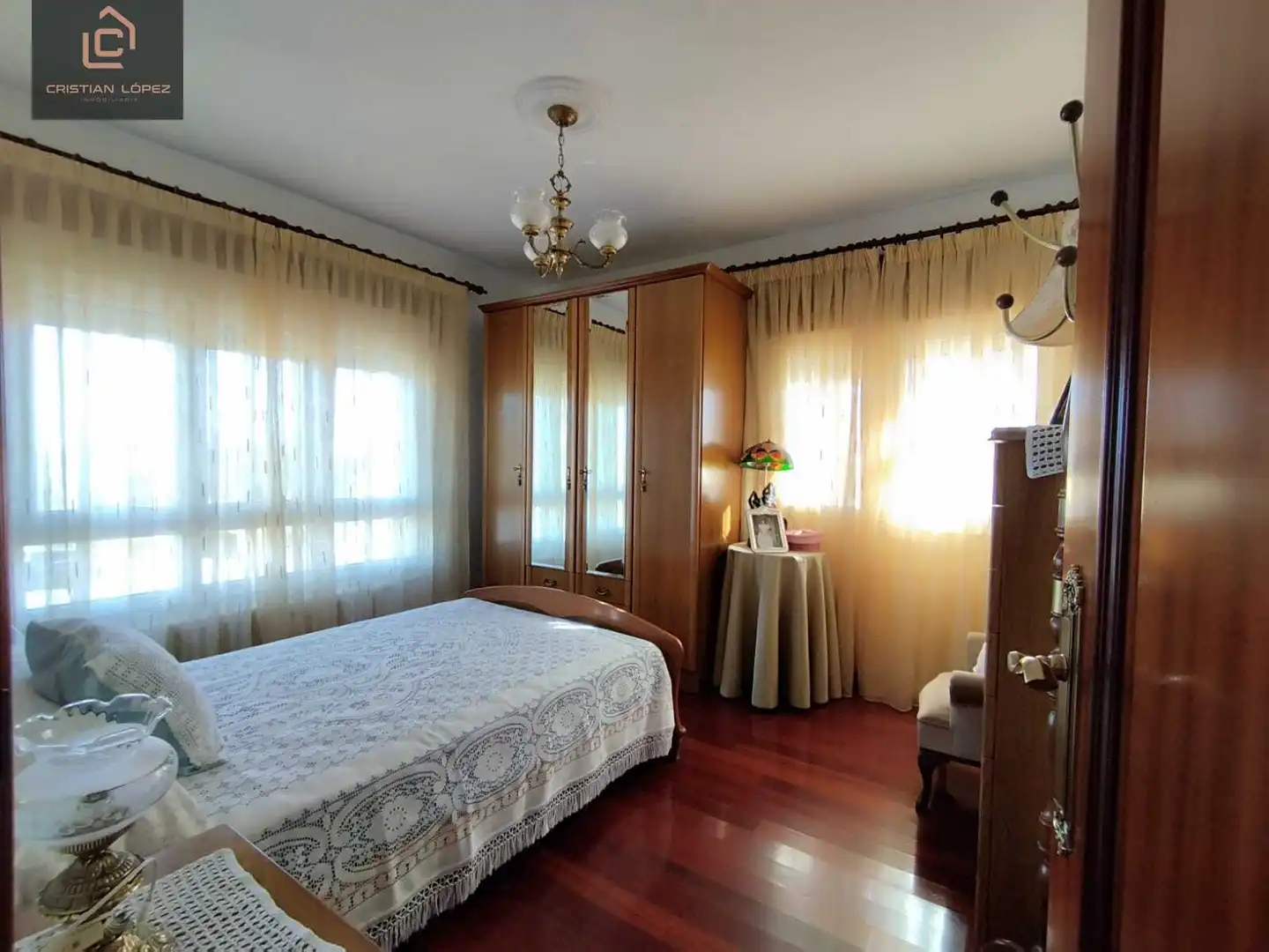 Dormitori de Casa o xalet en venda en Abegondo amb Calefacció, Parquet i Terrassa