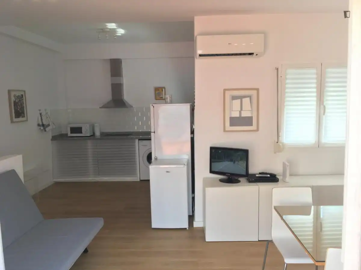 Room in Triana Este