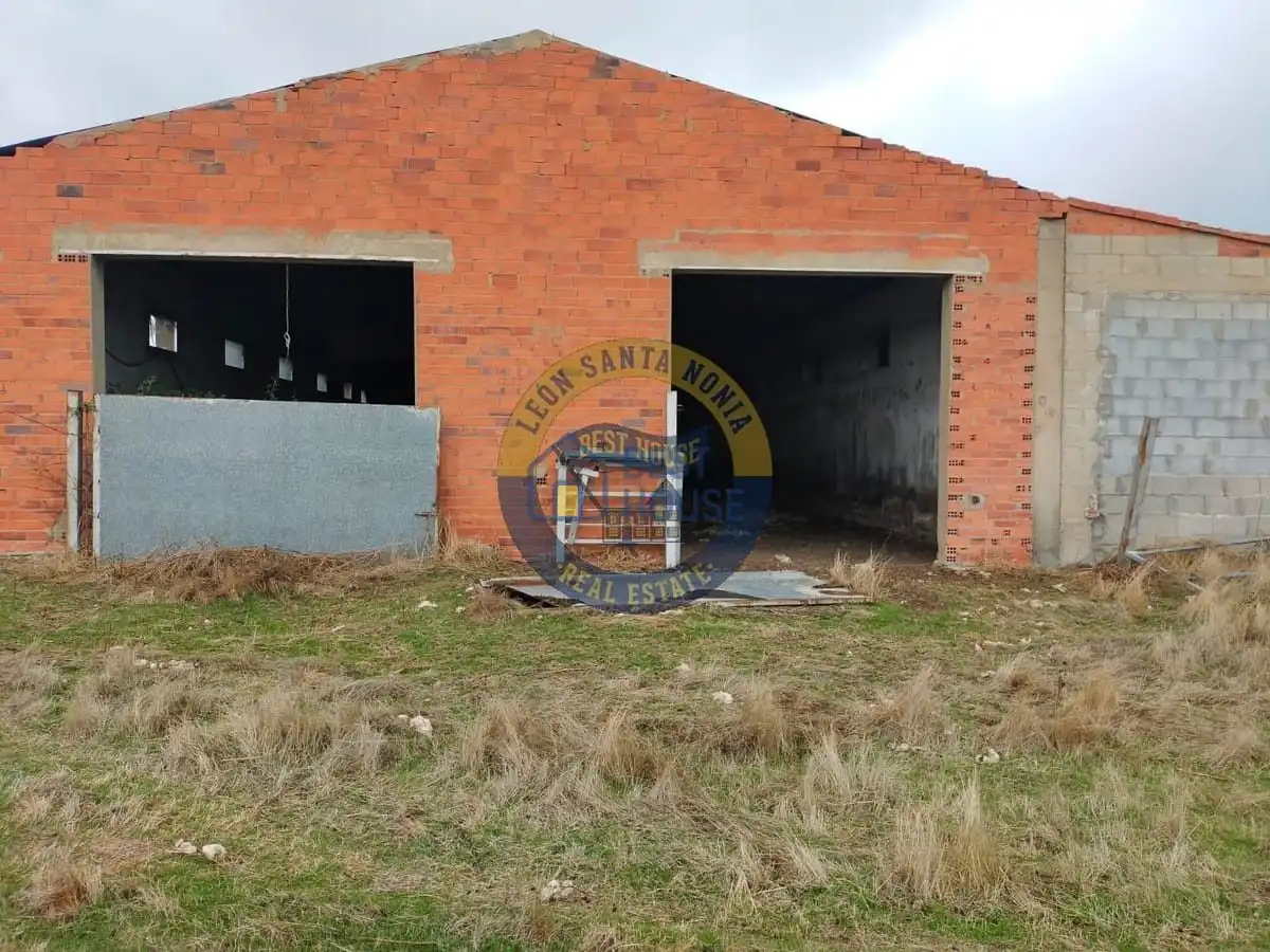 Nau industrial en venda a Valverde de la Virgen, imagen 13