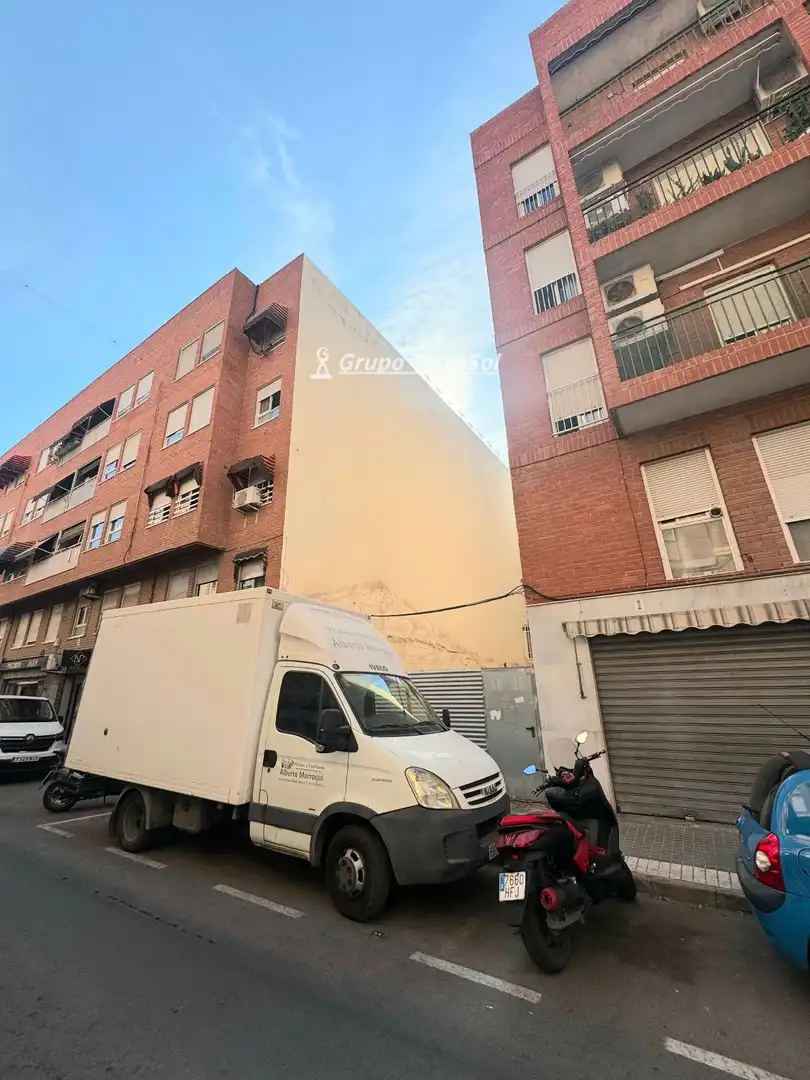 Außenansicht von Residential zum Verkauf in Elche / Elx