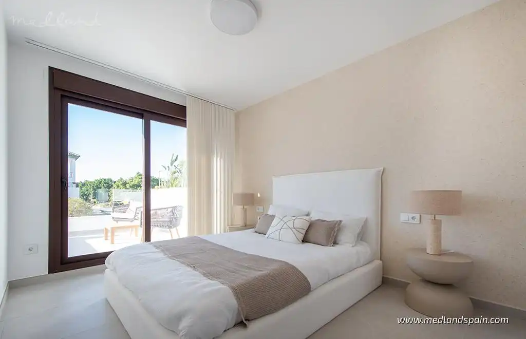 Dormitori de Casa o xalet en venda en Pilar de la Horadada amb Jardí privat, Terrassa i Piscina