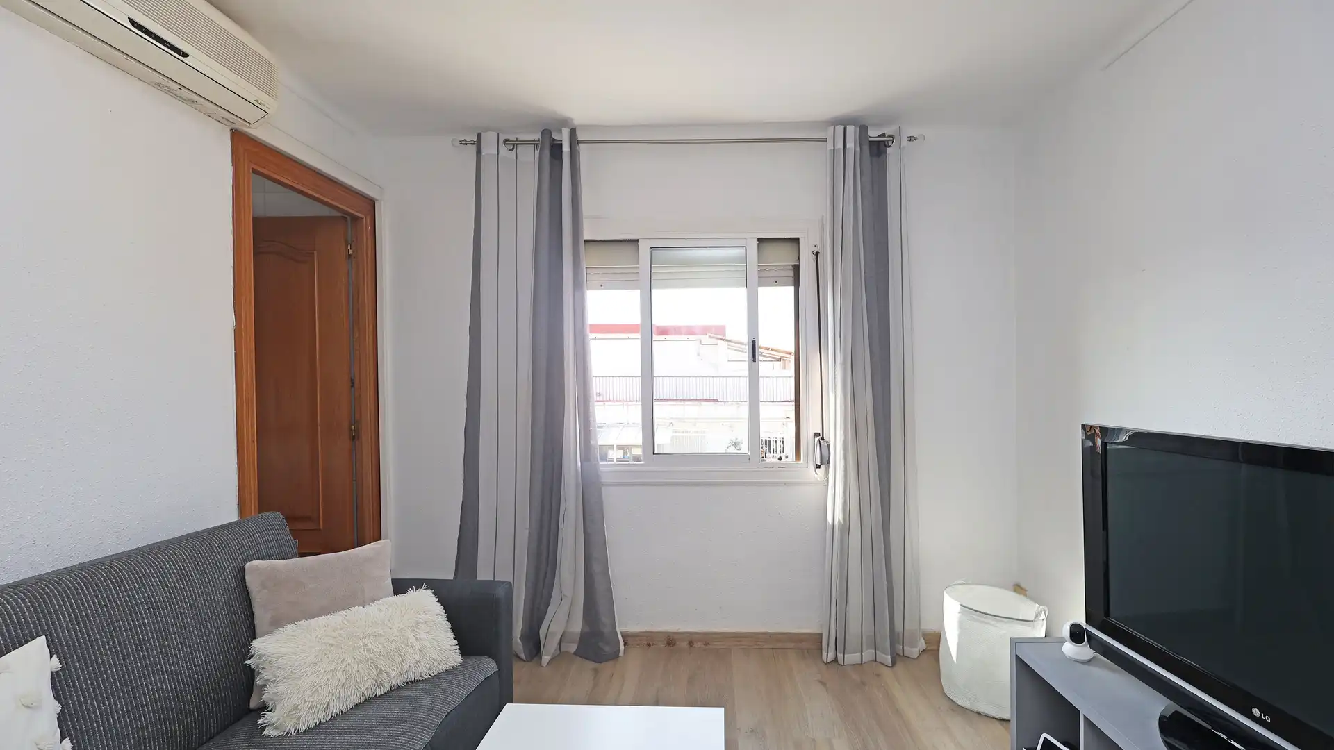 Bedroom of Flat for sale in Esplugues de Llobregat