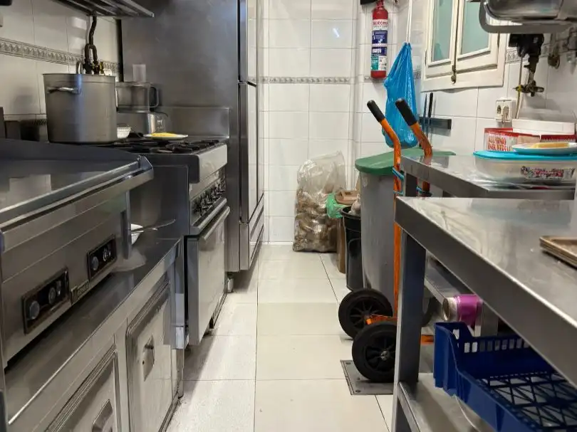 Cuina de Local de lloguer en Deba amb Aire condicionat, Calefacció i Terrassa
