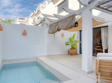 Adosado con piscina en venta en Estepona Pueblo