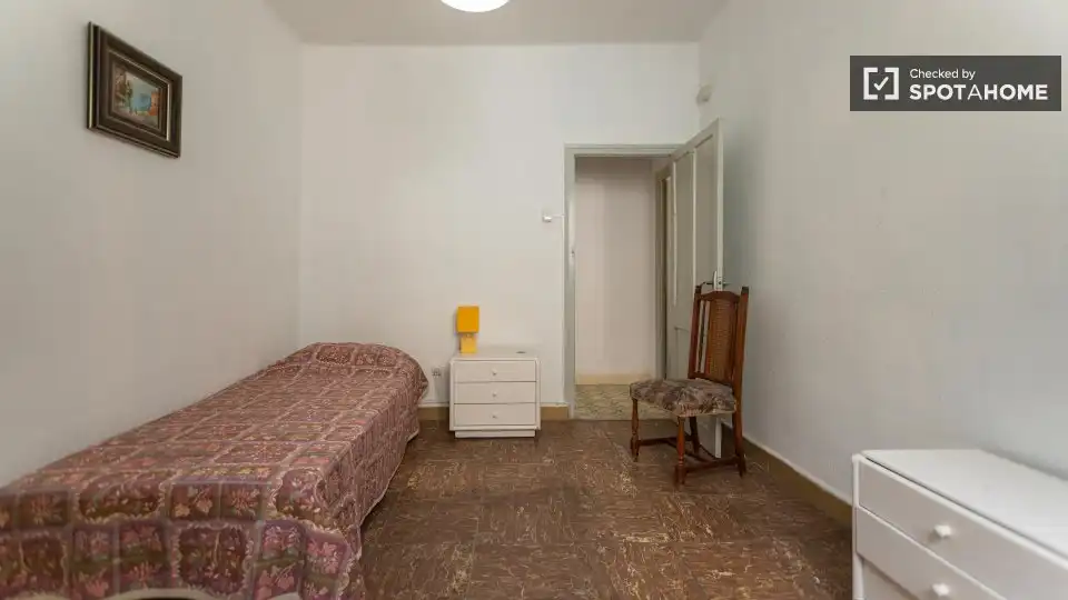 Room in Centro - Casco antiguo