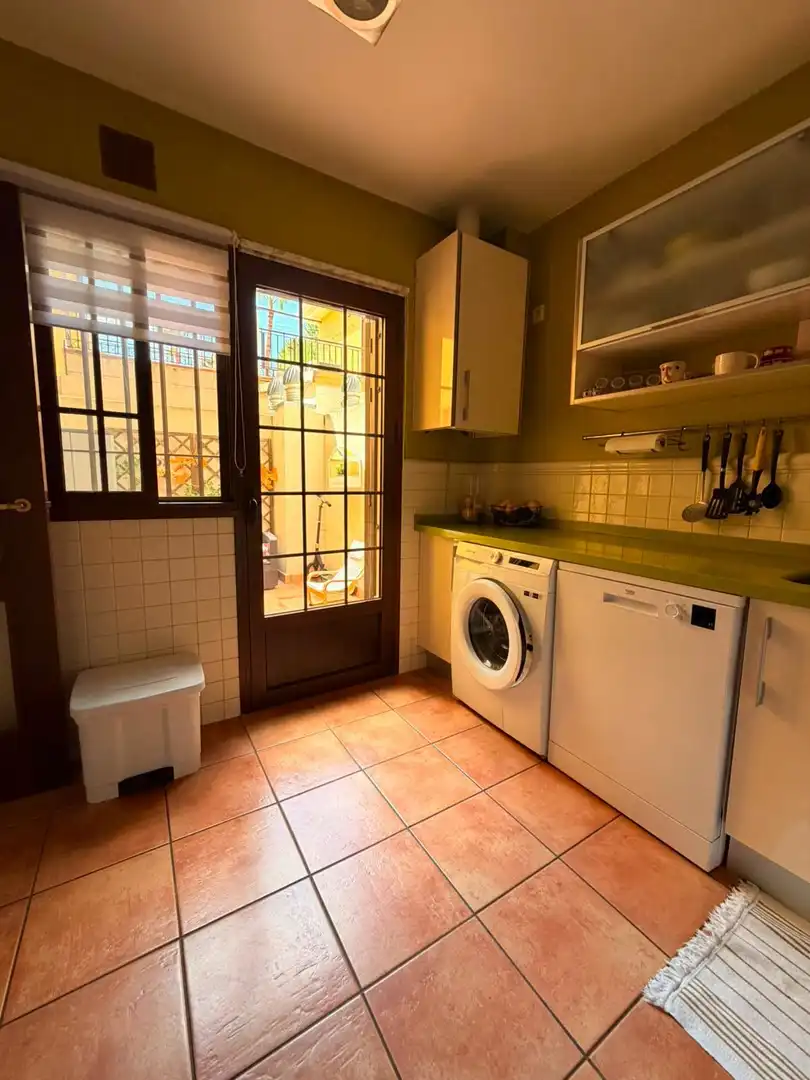 Cuina de Casa o xalet en venda en Mairena del Alcor amb Aire condicionat, Terrassa i Traster