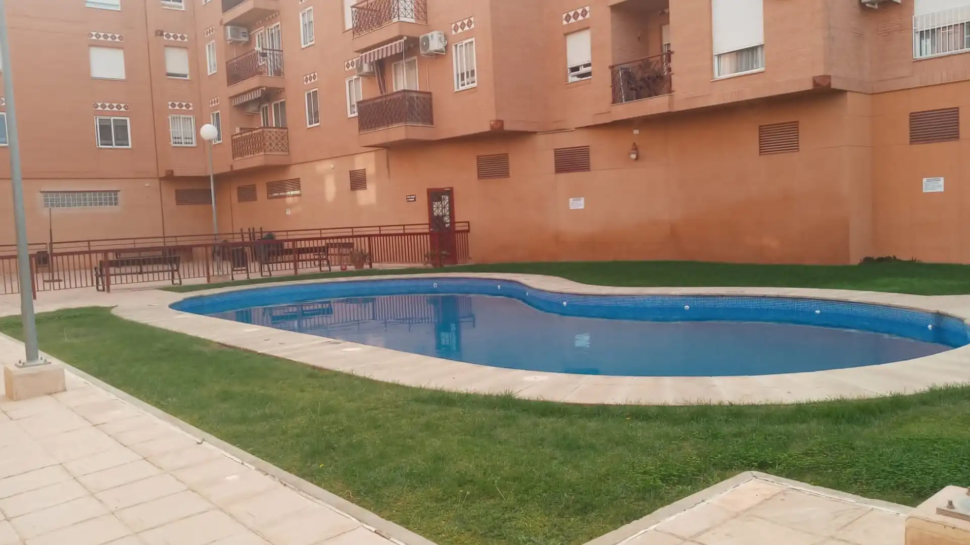 Piscina de Piso en venta en Úbeda con Aire acondicionado, Calefacción y Trastero