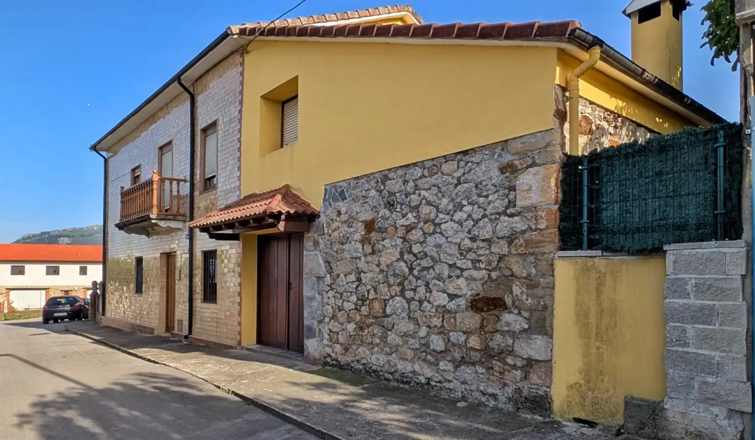 Vista exterior de Casa o chalet en venta en El Astillero   con Calefacción, Terraza y Balcón