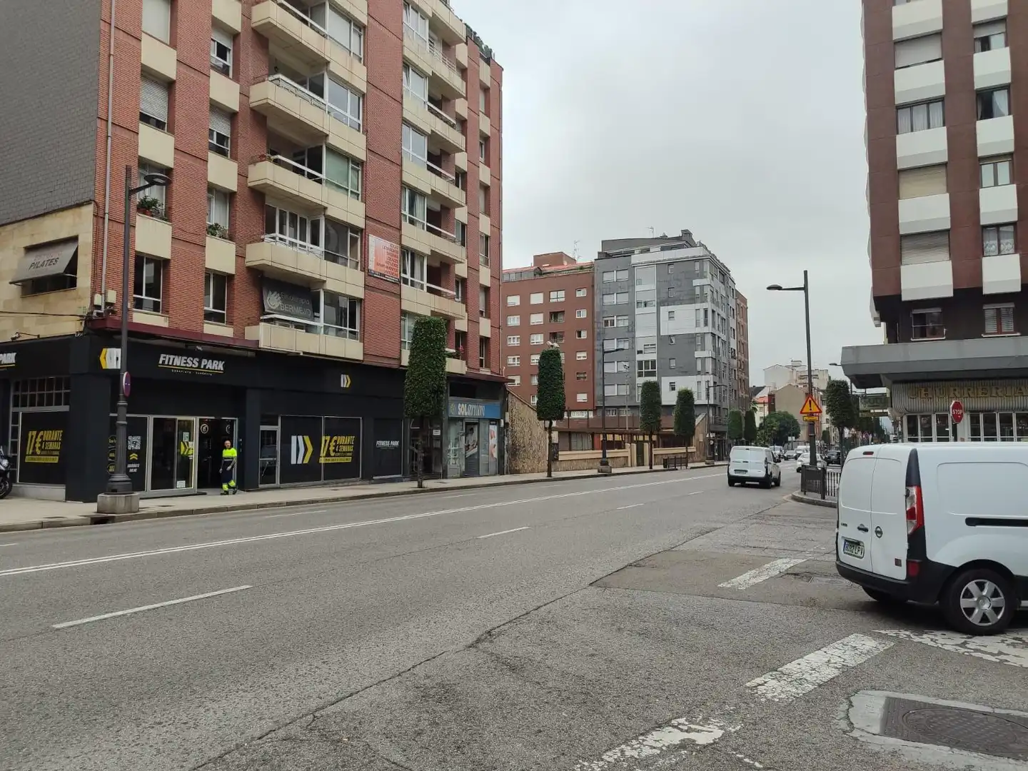 Vista exterior de Garatge en venda en Oviedo 