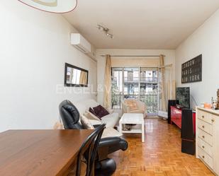 Sala d'estar de Apartament en venda en  Barcelona Capital amb Aire condicionat i Balcó