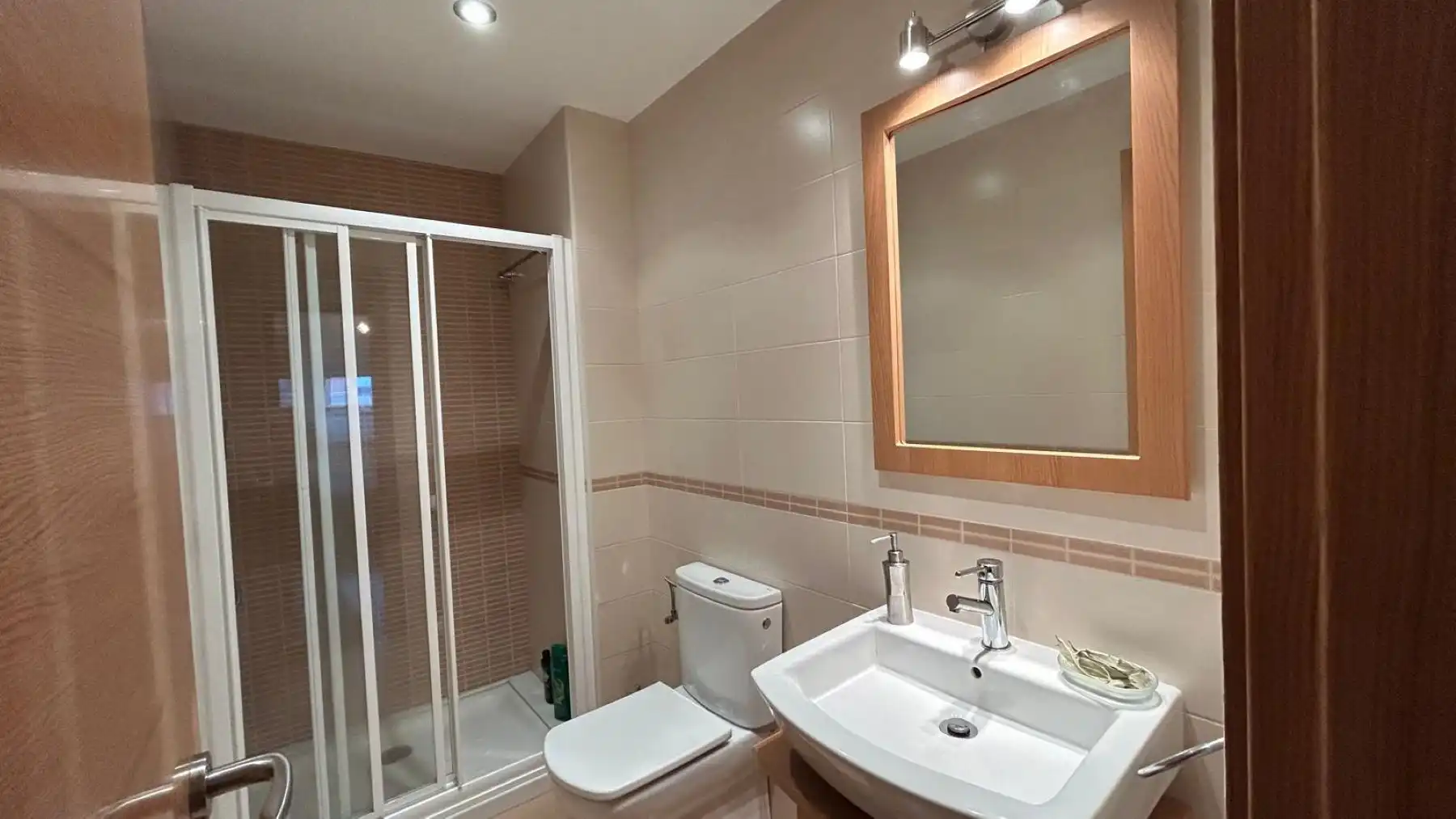 Bathroom of Flat for sale in Ribeira  with Terrace, Furnished and Oven