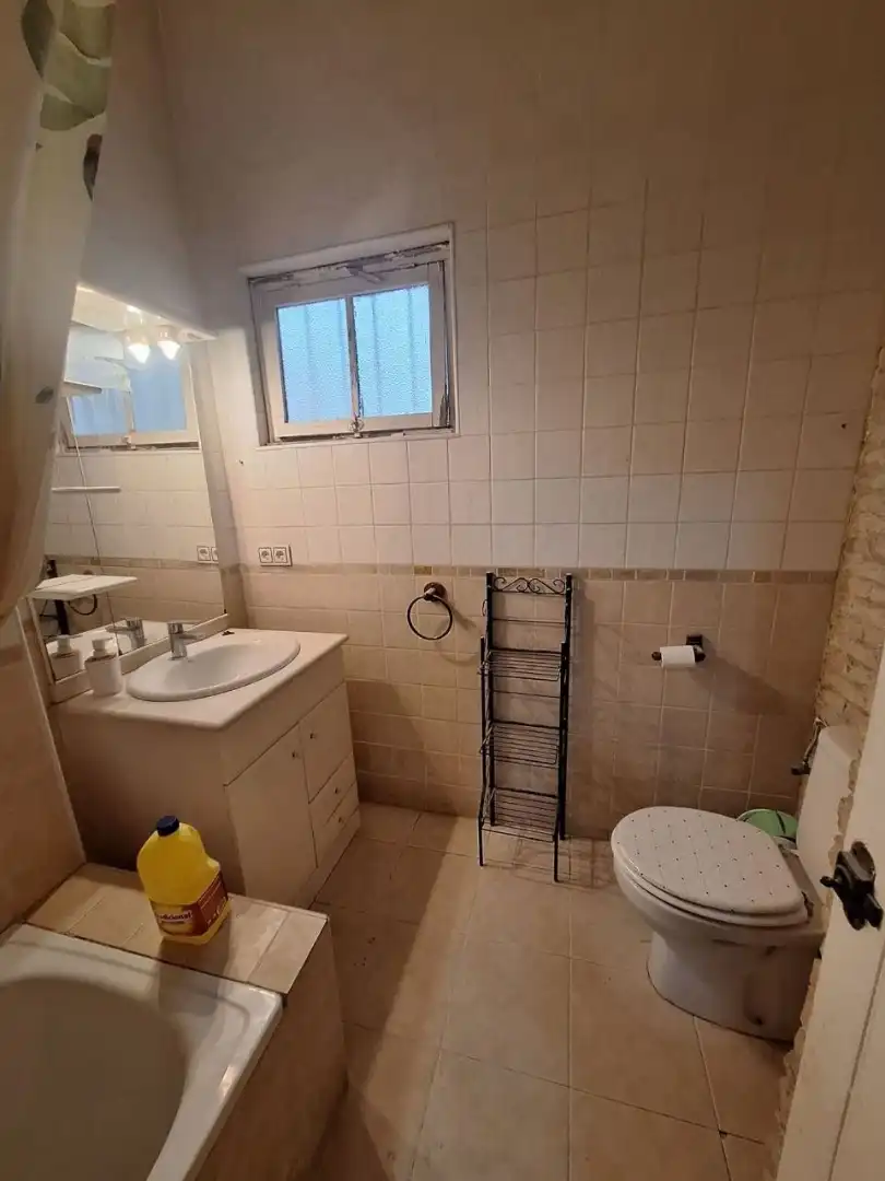 Baño de Piso de alquiler en Valencia con Amueblado