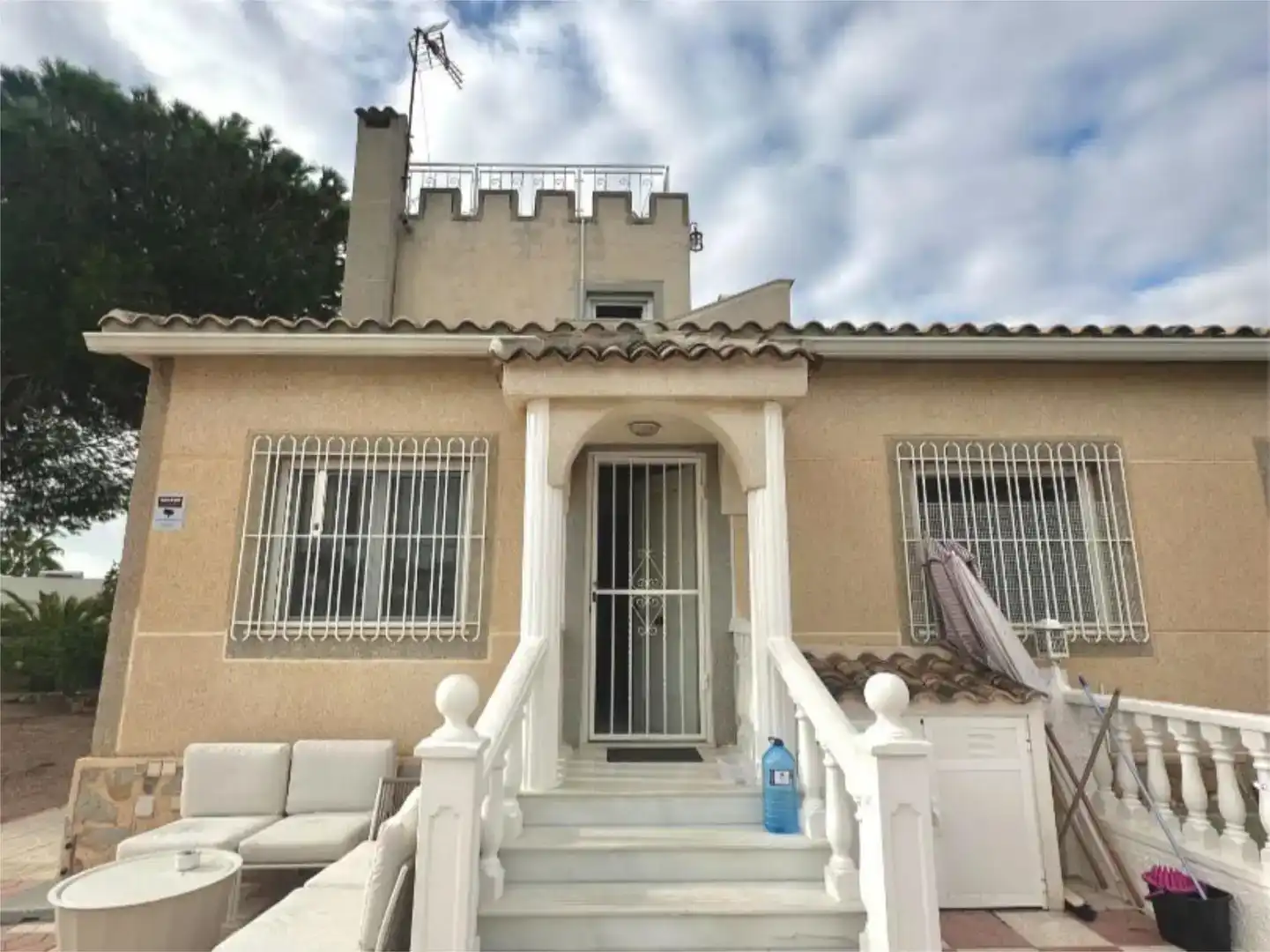 Vista exterior de Casa o xalet en venda en Rojales amb Aire condicionat, Jardí privat i Traster