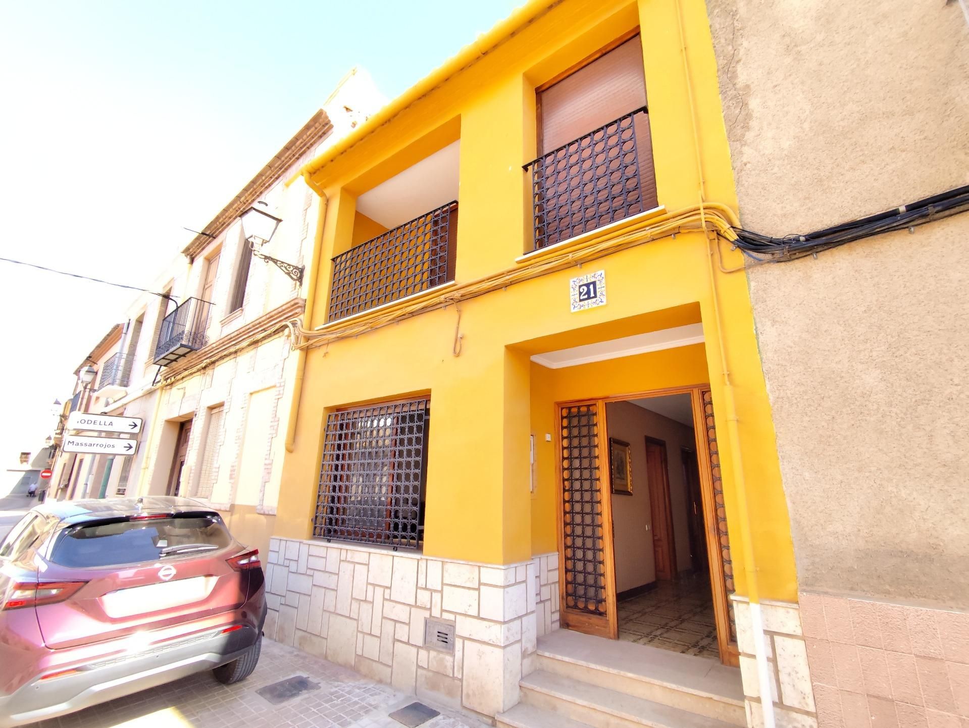 Vista exterior de Casa o xalet en venda en  Valencia Capital amb Calefacció, Terrassa i Balcó