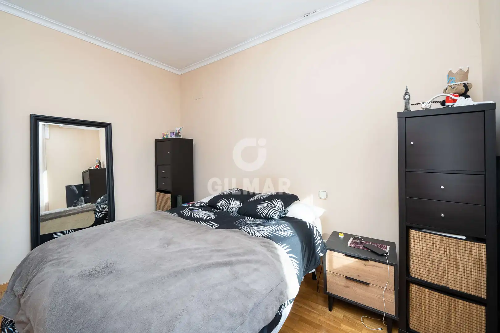 Habitación de Planta baja en venta en Madrid con Calefacción, Jardín privado y Piscina