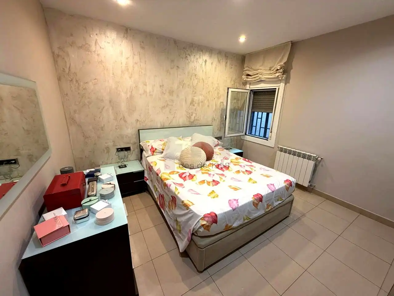 Bedroom of Flat for sale in Barcelona  with Air Conditioner and Balcony