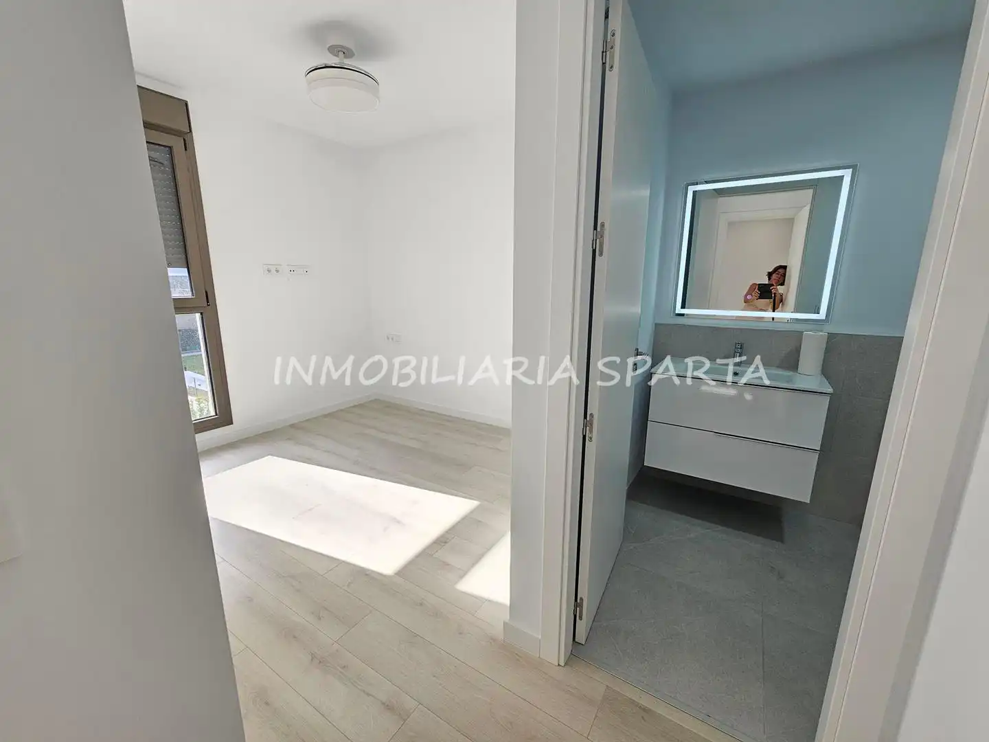 Flat for rent in Tomares  with Air Conditioner, Heating and Terrace