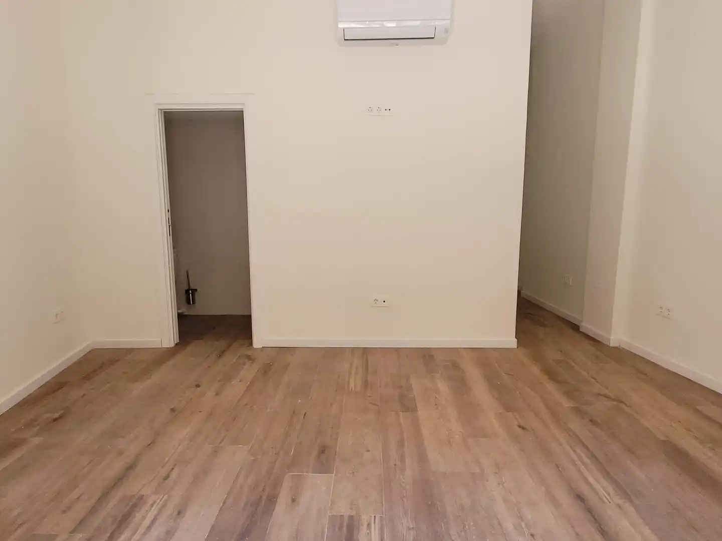Gewerbefläche zur Miete in Calle Bernal Díaz del Castillo 4, imagen 4