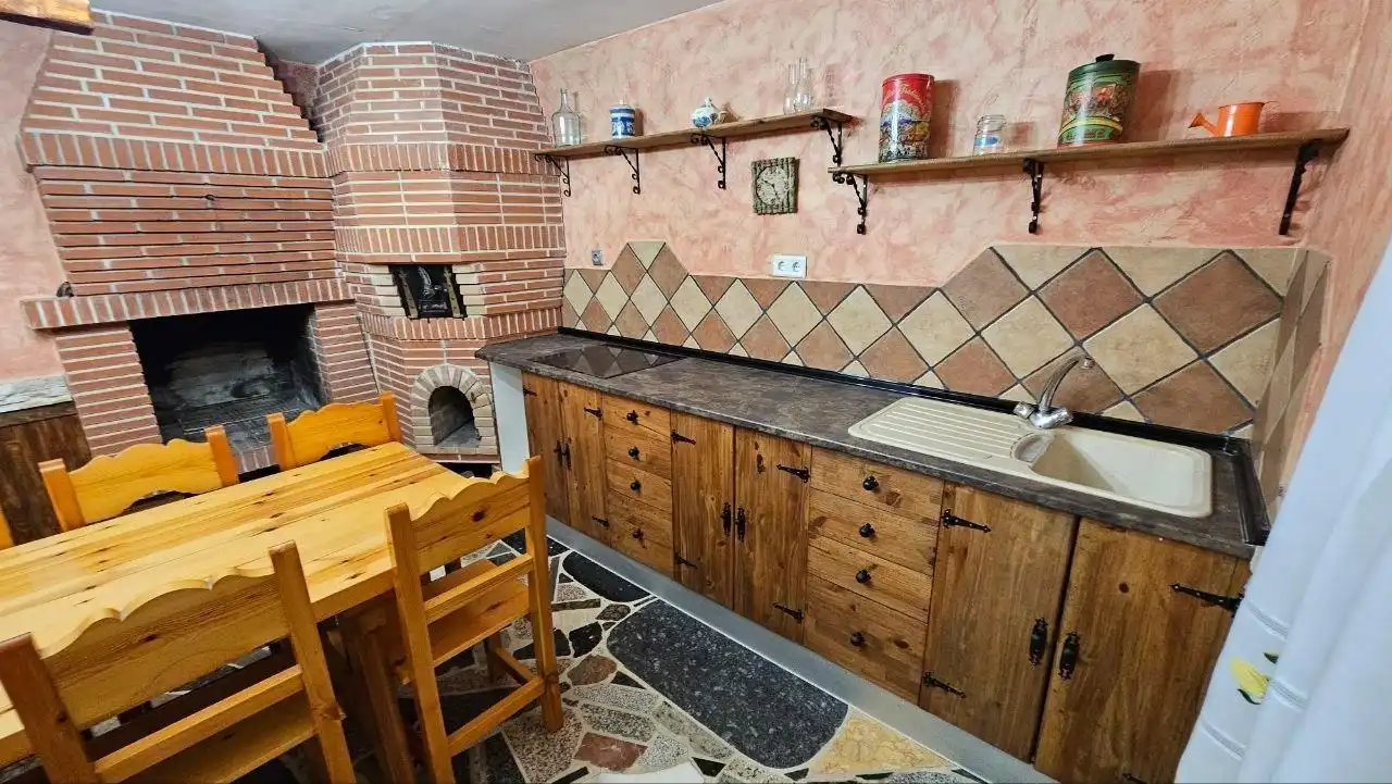 Cuina de Finca rústica en venda en Castronuevo de Esgueva amb Traster