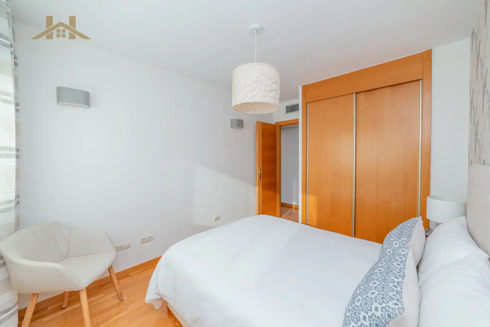 Bedroom of Flat for sale in Valdemoro  with Air Conditioner, Heating and Parquet flooring