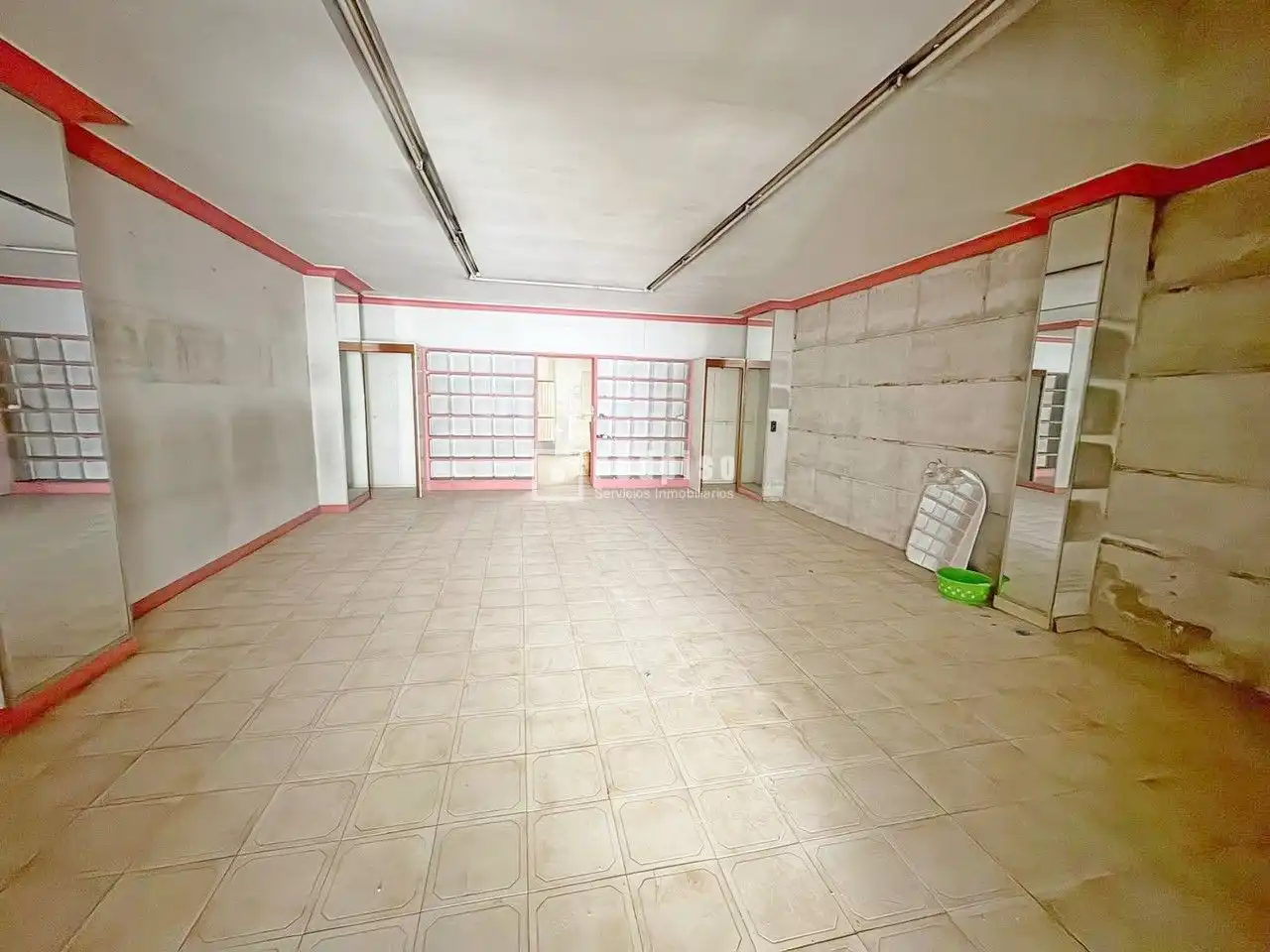 Local comercial en venda a Casco Urbano