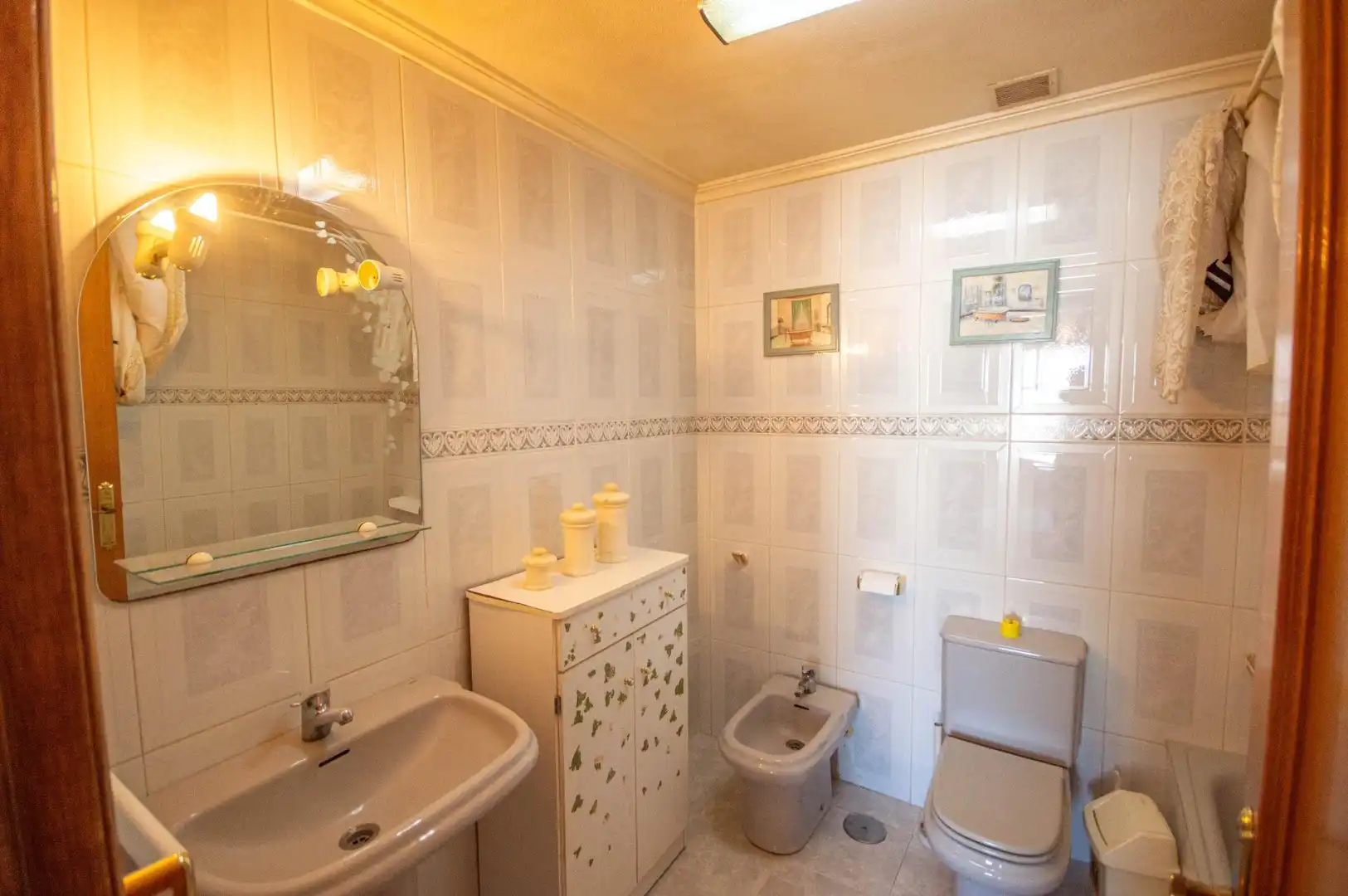 Baño de Casa adosada en venta en Elda con Aire acondicionado, Terraza y Trastero