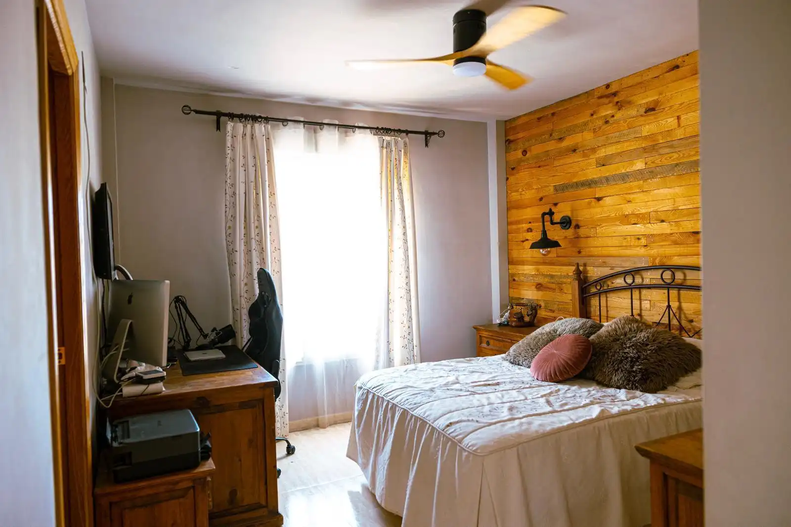 Habitación de Casa o chalet en venta en La Pobla de Vallbona con Aire acondicionado, Calefacción y Terraza