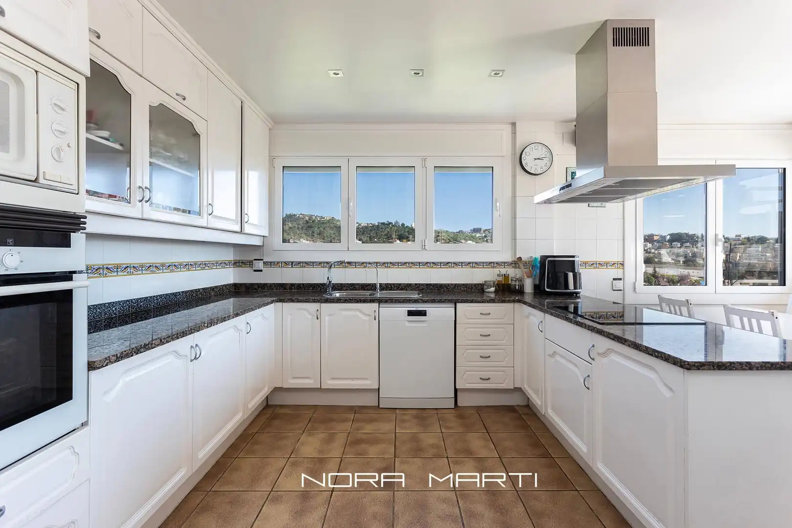 Cocina de Casa o chalet en venta en Sant Just Desvern con Calefacción, Jardín privado y Terraza
