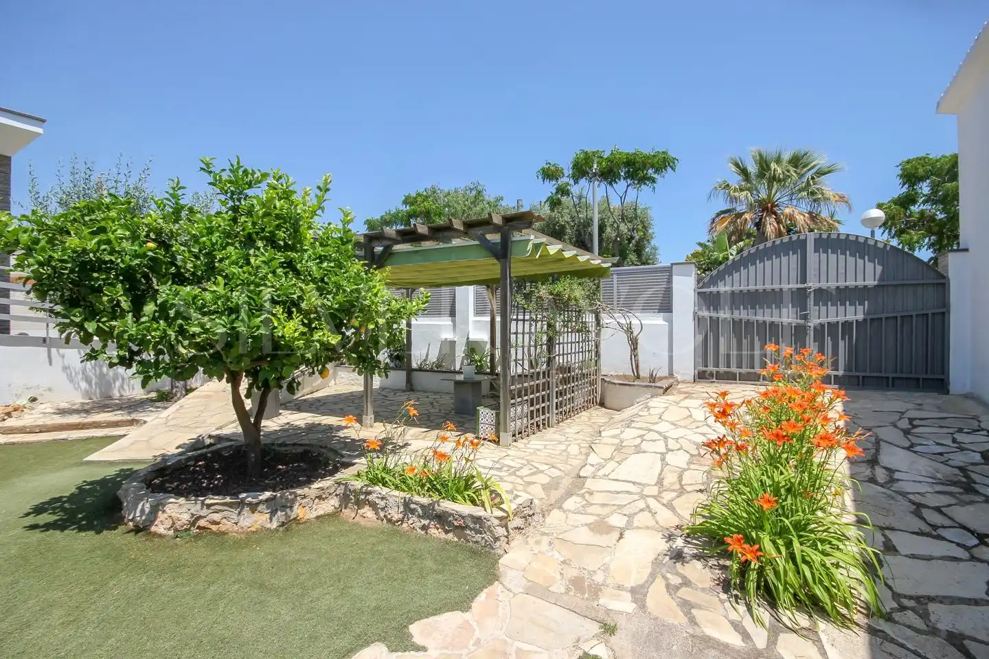 Jardín de Casa o chalet en venta en Vilanova i la Geltrú con Aire acondicionado, Calefacción y Jardín privado