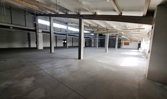 Nave industrial en Alquiler en Valadares - Beade