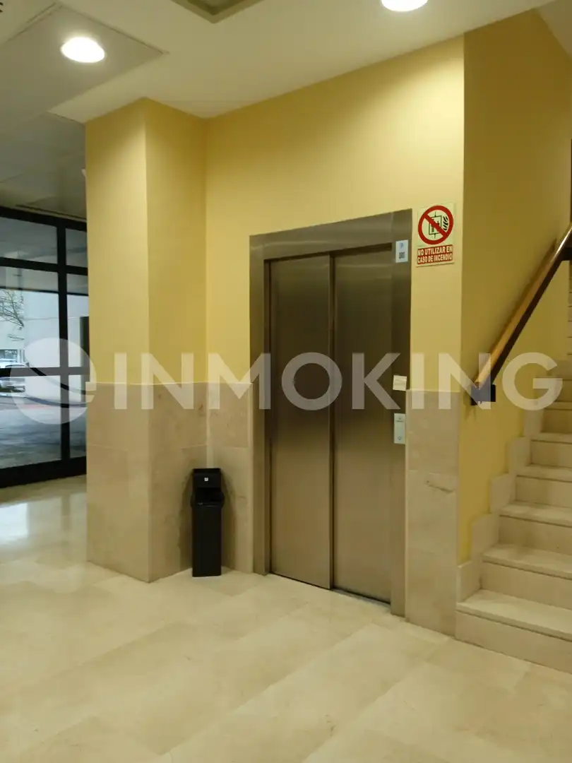 Oficina de alquiler en Alcalá de Henares con Aire acondicionado, Calefacción y Balcón