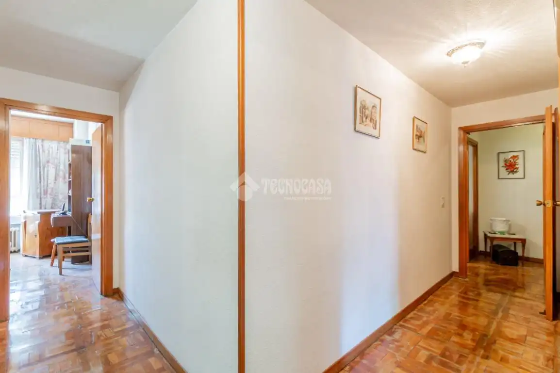 Piso en venta en Madrid con Calefacción, Parquet y Terraza
