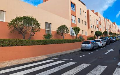 Exterior view of Flat for sale in  Santa Cruz de Tenerife Capital  with Terrace and Storage room