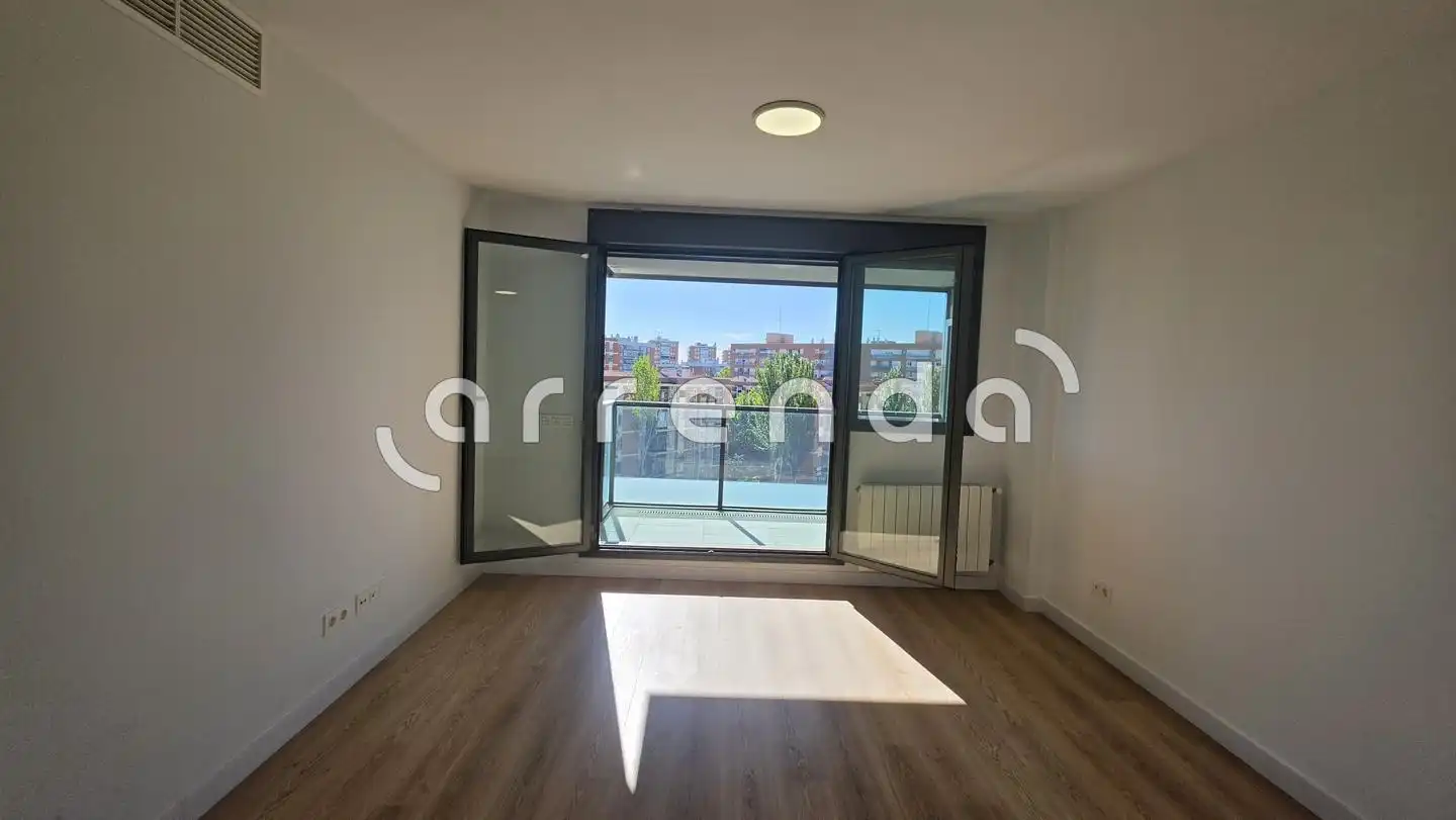 Bedroom of Flat for rent in Madrid  with Air Conditioner, Heating and Parquet flooring