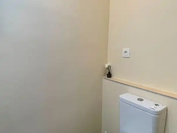 Bany de Pis per a compartir en Santa Bárbara