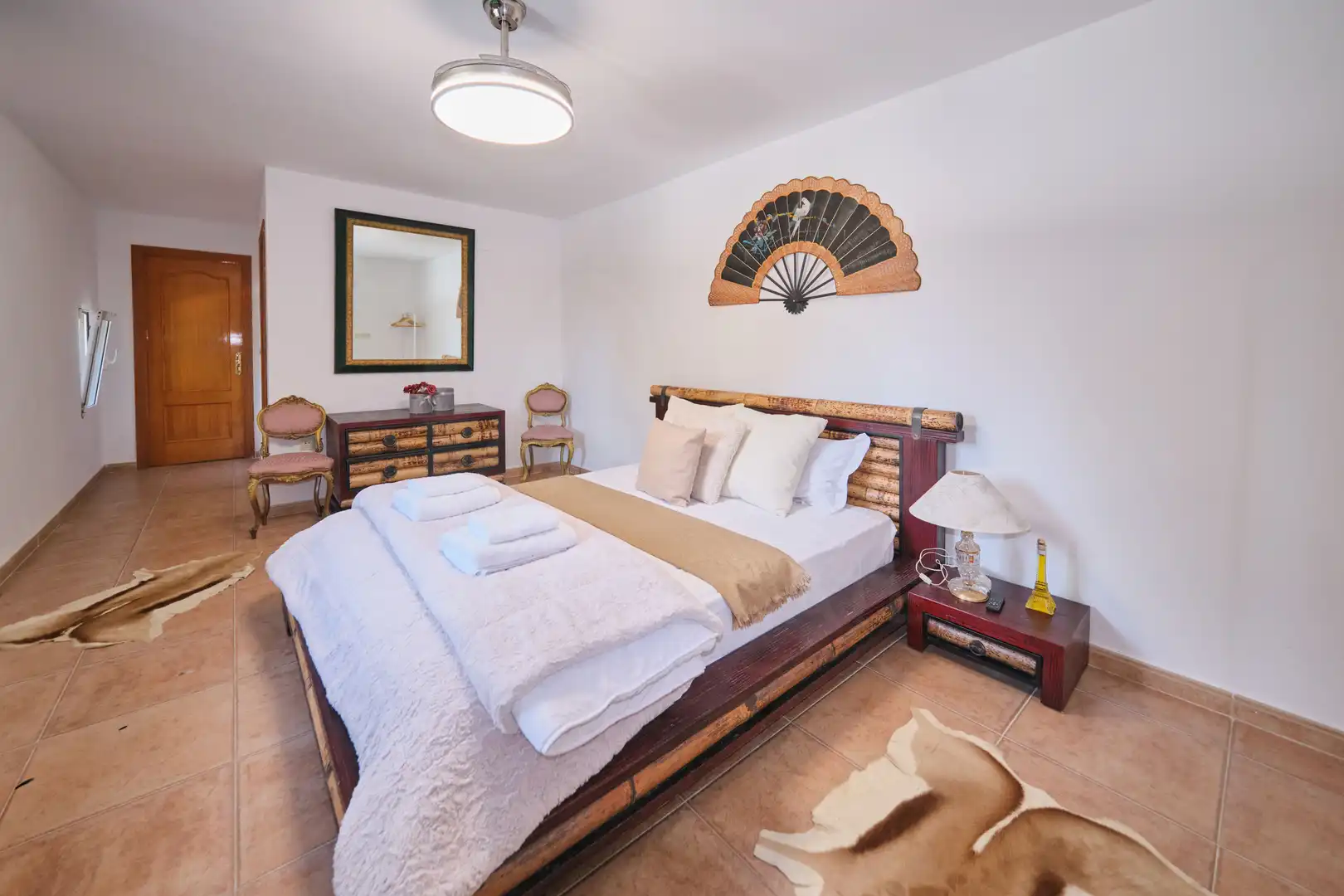 Bedroom of Houses for sale in Almuñécar  with Air Conditioner, Terrace and Swimming Pool