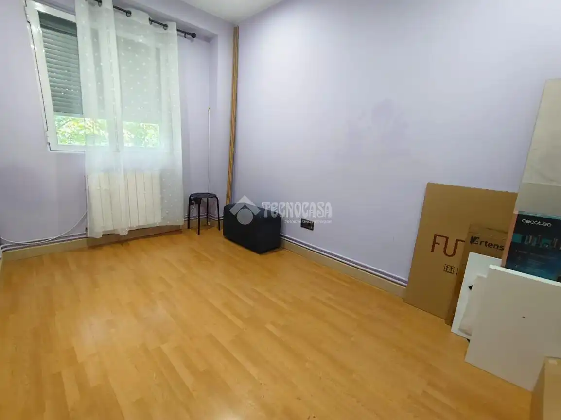 Bedroom of Flat for sale in Zaragoza