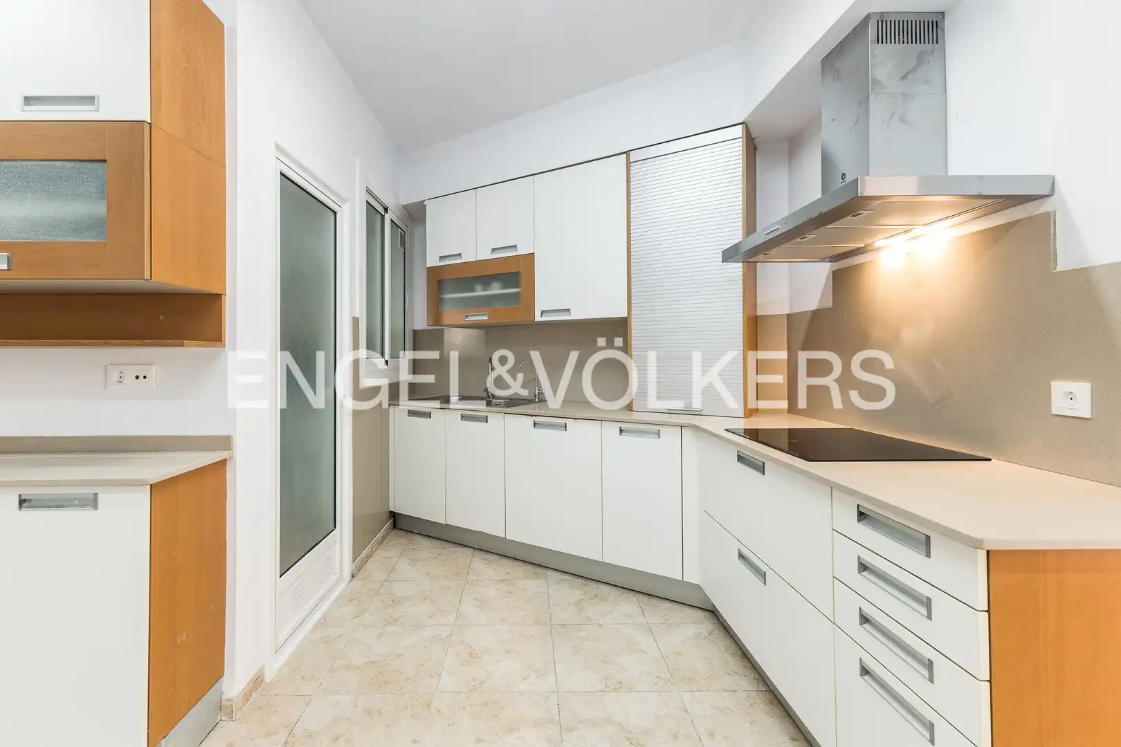 Cocina de Piso de alquiler en Barcelona con Aire acondicionado, Calefacción y Parquet