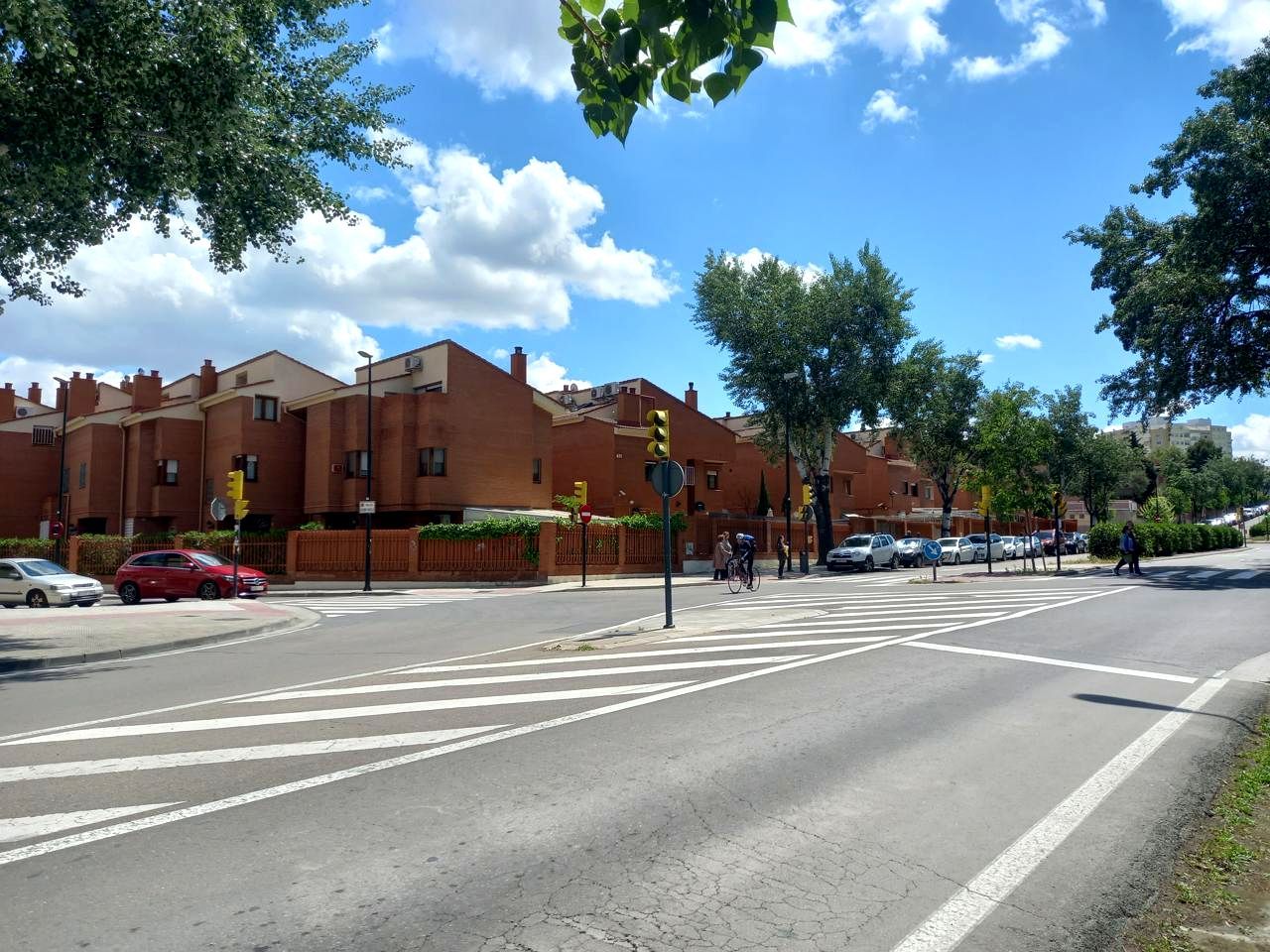 Exterior view of Single-family semi-detached for sale in  Zaragoza Capital  with Air Conditioner, Heating and Terrace