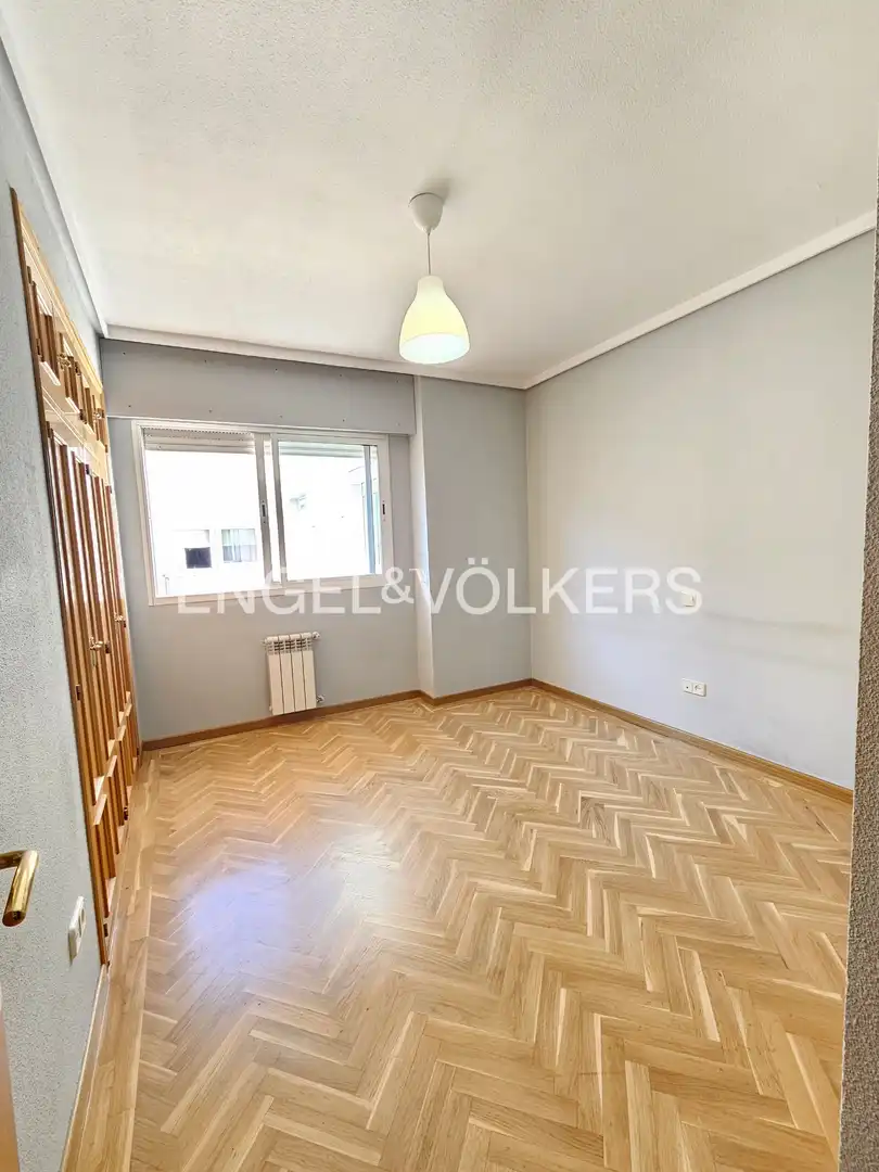 Dormitori de Àtic de lloguer en Pozuelo de Alarcón amb Aire condicionat, Calefacció i Parquet