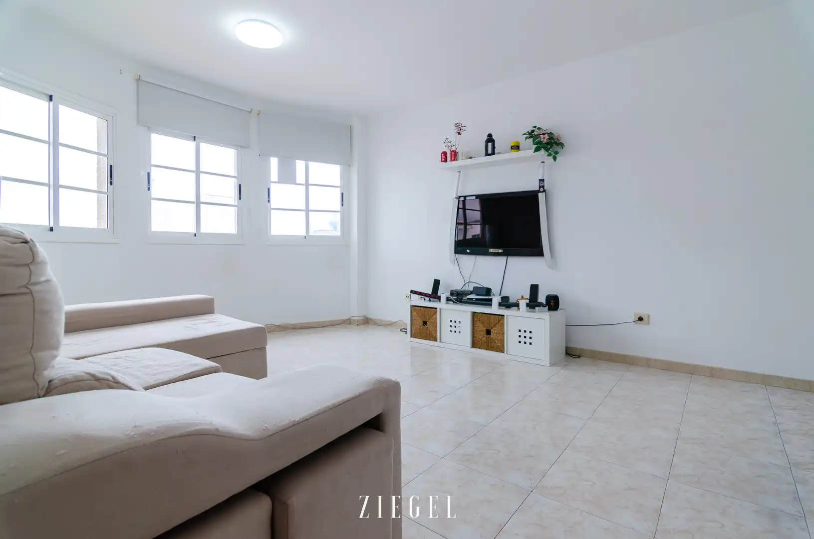 Living room of Flat for sale in Ingenio  with Furnished