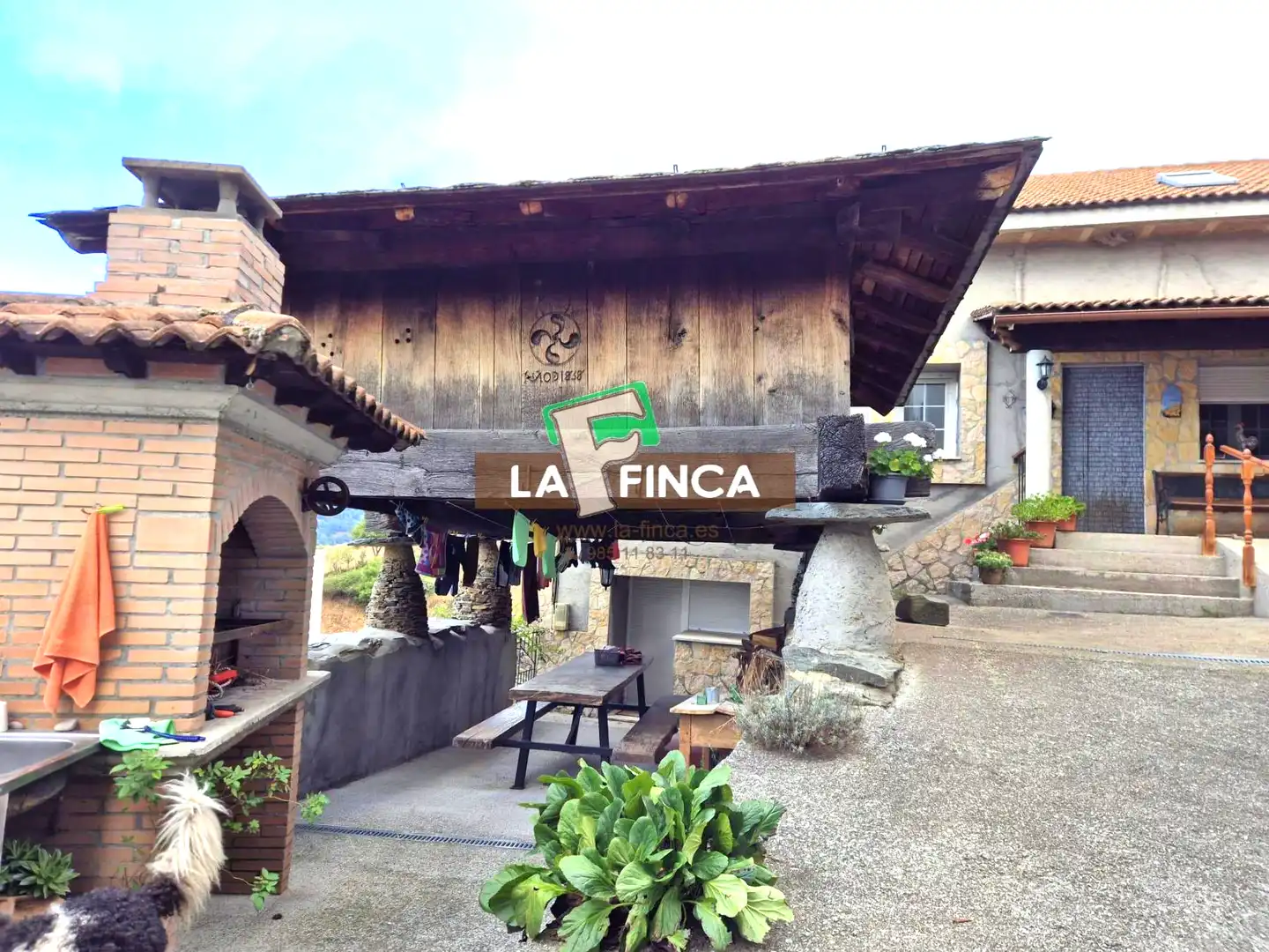 Houses for sale in Cangas del Narcea  with Terrace and Furnished