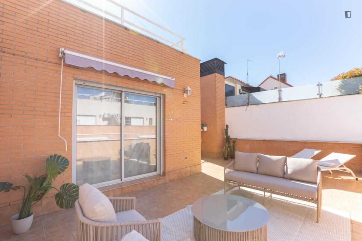 Terrasse von Wohnungen zur Miete in  Madrid Capital mit Klimaanlage, Möbliert und Ofen