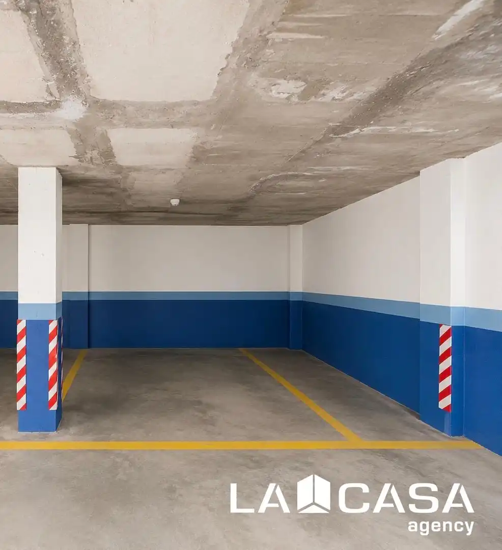 Aparcament de Pis en venda en Dos Hermanas amb Traster