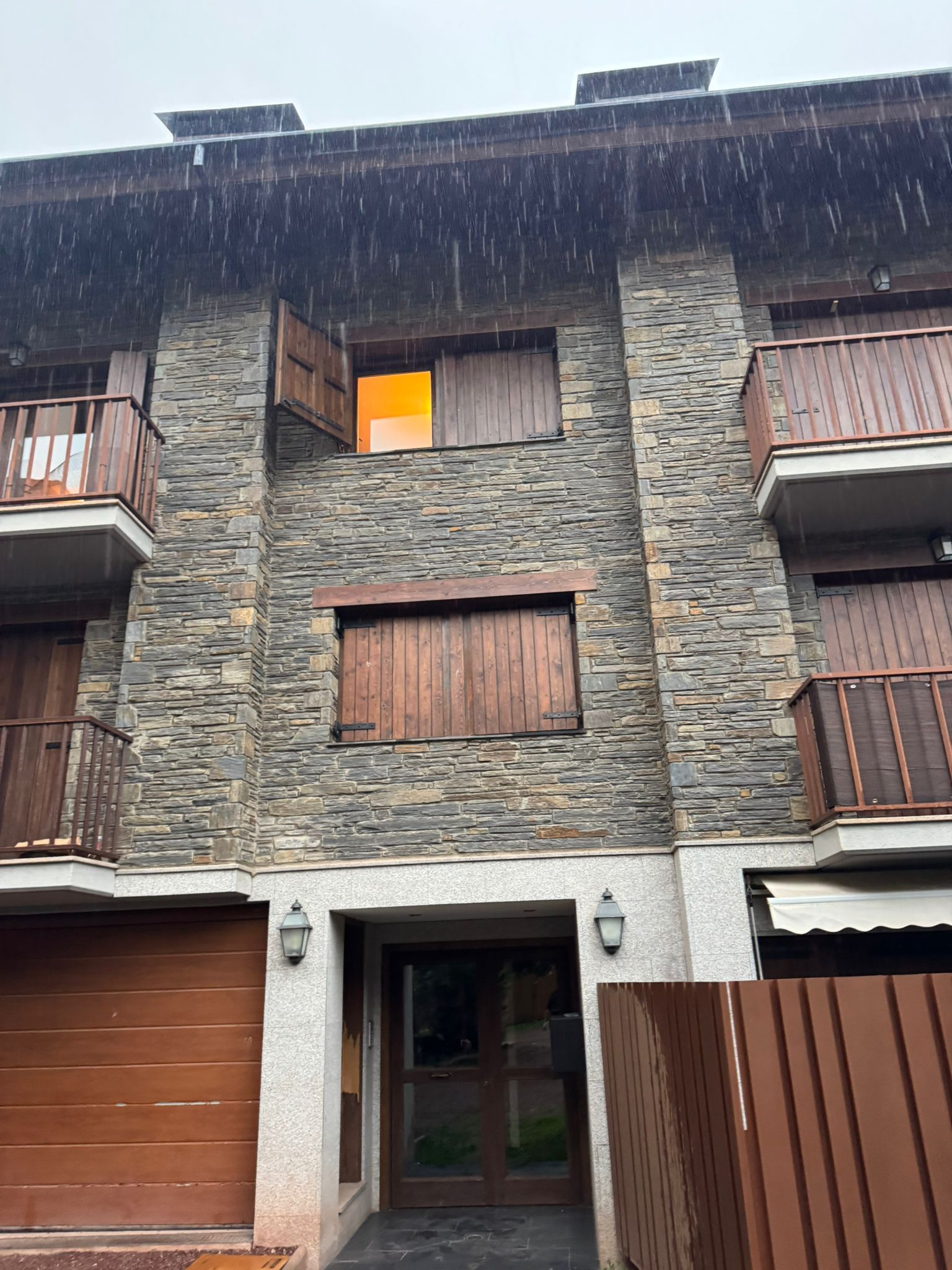 Vista exterior de Pis en venda en Llívia amb Traster