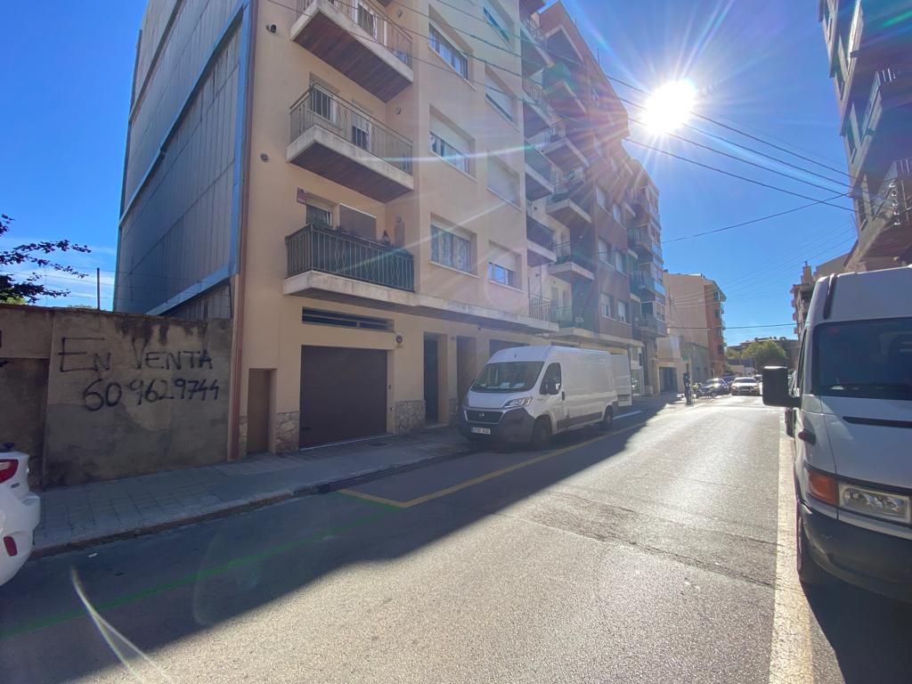 Exterior view of Garage for sale in Figueres