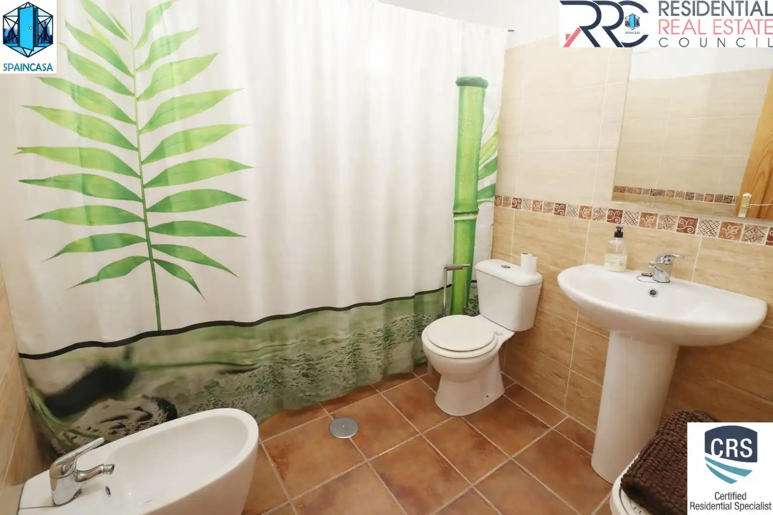 Baño de Casa adosada en venta en Cartaya con Alarma