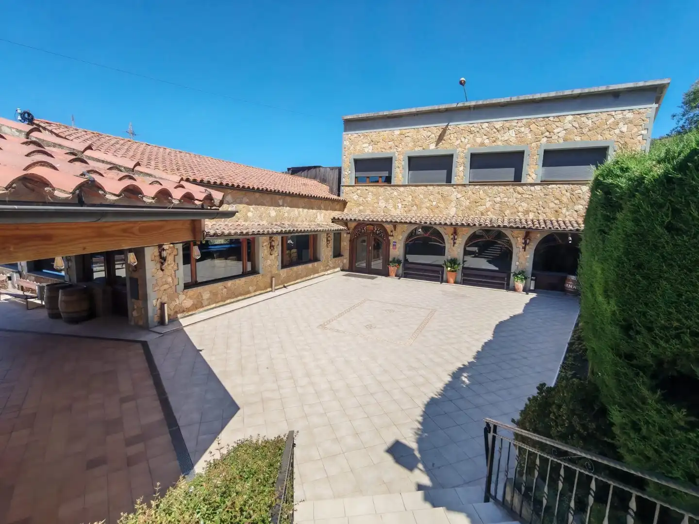 Vista exterior de Casa o chalet para compartir en Montcada i Reixac con Aire acondicionado, Calefacción y Amueblado