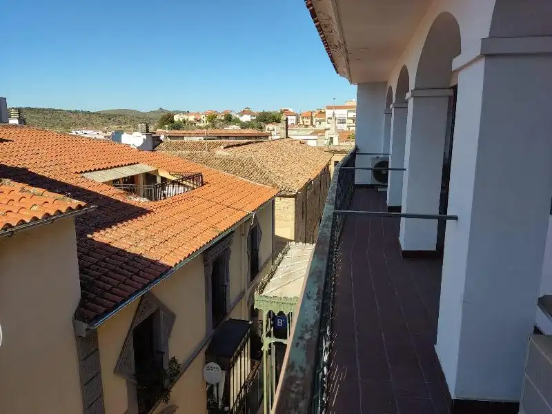 Terrassa de Oficina de lloguer en Plasencia amb Calefacció
