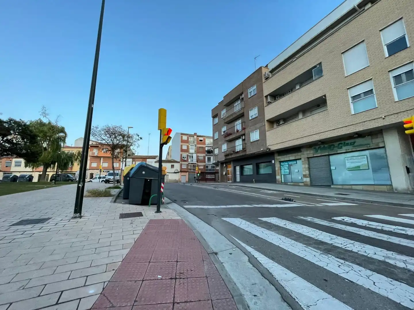 Außenansicht von Garage zum Verkauf in Zaragoza